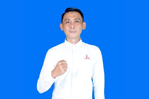 Partai Demokrat Kabupaten Blora menolak dengan tegas kenaikan harga Bahan Bakar Minyak (BBM) bersubsidi. Kenaikan ini dinilai akan berdampak pada kesejahteraan rakyat terutama kelas bawah dan menengah.