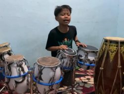 GENDANG, HADIAH GANJAR UNTUK BOCAH PENGGOYANG ISTANA