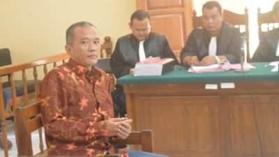 Bambang Tri Mulyono seorang penggugat ijazah Jokowi saat menghadiri sidang belum lama ini.