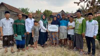 KORBAN KEBAKARAN WARGA BACEM DAPAT BANTUAN DARI LAZIS NU BLORA