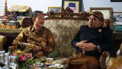 Bupati Arief Rohman melakukan anjangsana di rumah mantan Bupati Blora Yudhi Sancoyo.