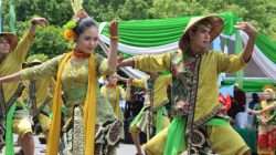 Peserta sedang menari dalam Kitab Budaya Hari Jadi ke-273 Kabupaten Blora Tahun 2022.