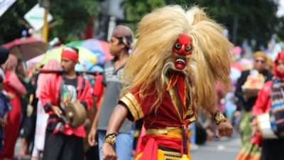 PARADE SENI HARI JADI BLORA SEBAGAI WADAH EKSPRESI DAN KREASI