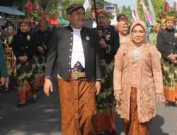 KIRAB BUDAYA HARI JADI KE 273 GAMBARKAN PERJALANAN PEMKAB BLORA DARI MASA KE MASA