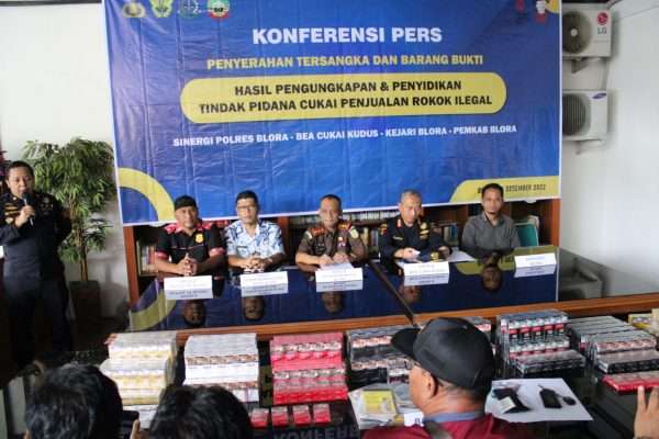 Demi menegakkan hukum dibidang cukai, Kantor Pengawasan dan Pelayanan Bea dan Cukai (KPPBC) Tipe Madya Cukai Kudus terus bersinergi dengan Aparat Penegak Hukum (APH) dan Pemerintah Kabupaten (Pemkab) Blora guna memberantas peredaran rokok ilegal.
