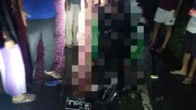 Korban tewas seketika setelah menyeruduk truk tronton dari belakang.