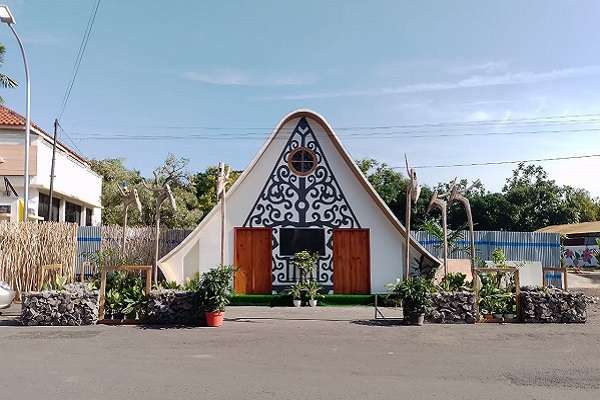 KEREN BANGET, POS PENGAMANAN NATARU DI BLORA ADOPSI KEARIFAN LOKAL