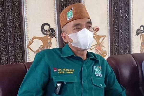 Ketua Dewan Pimpinan Cabang (DPC) Partai Kebangkitan Bangsa (PKB), Abdul Hakim mengaku belum mengetahui kalau politisi PKB berinisial AM telah ditetapkan sebagai tersangka kasus tanah atas dugaan tindak pidana membuat dan menggunakan surat yang isi atau keterangannya palsu.