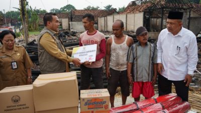 Tiga korban kebakaran di Desa Jepangrejo, Kecamatan Blora, Kabupaten Blora mendapat Bantuan Sosial (Bansos) dari Pemerintah Kabupaten Blora. Tiga korban tersebut ialah Sutar (67), Sutrisno (34), dan Sukijan (52).