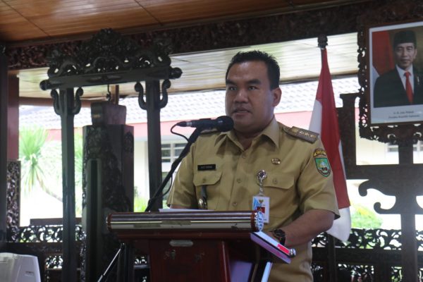 Bupati Blora Arief Rohman mengemukakan bahwa masih banyak pekerjaan rumah di Kabupaten Blora dalam bidang pendidikan. Hal ini diutarakan kala ia menyerahkan Surat Keputusan (SK) Pengangkatan 215 Kepala Sekolah Dasar (SD) se-Kabupaten Blora.