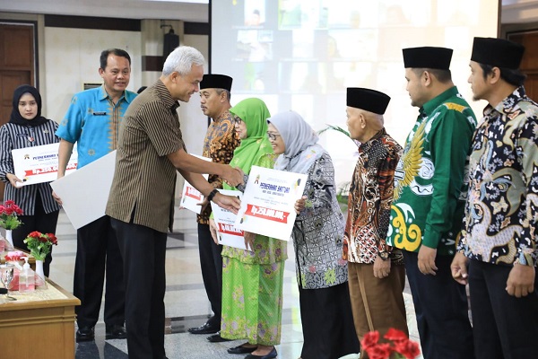 PEMPROV JATENG KUCURKAN 148 MILIAR DANA HIBAH