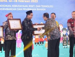 PEMPROV JATENG TERIMA PENGHARGAAN REVITALISASI BAHASA DAERAH