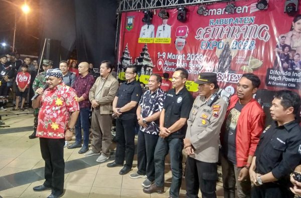 Dalam rangka memperingati hari jadi ke-502, Kabupaten Semarang menggelar KASMEX (Kabupaten Semarang Expo) di Alun-alun Ungaran pada 1-9 Maret 2023.