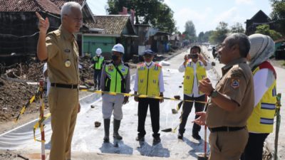 JELANG RAMADHAN, GANJAR CEK PERBAIKAN JALAN SOLO-PURWODADI