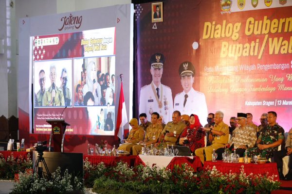 Gubernur Ganjar Pranowo akan mengoptimalkan Dana Alokasi Khusus (DAK) untuk pembangunan dan perbaikan infrastruktur di Jawa Tengah. Ganjar membeberkan, pemerintah pusat mengucurkan DAK untuk Jateng sebesar Rp 1,1 Triliun.