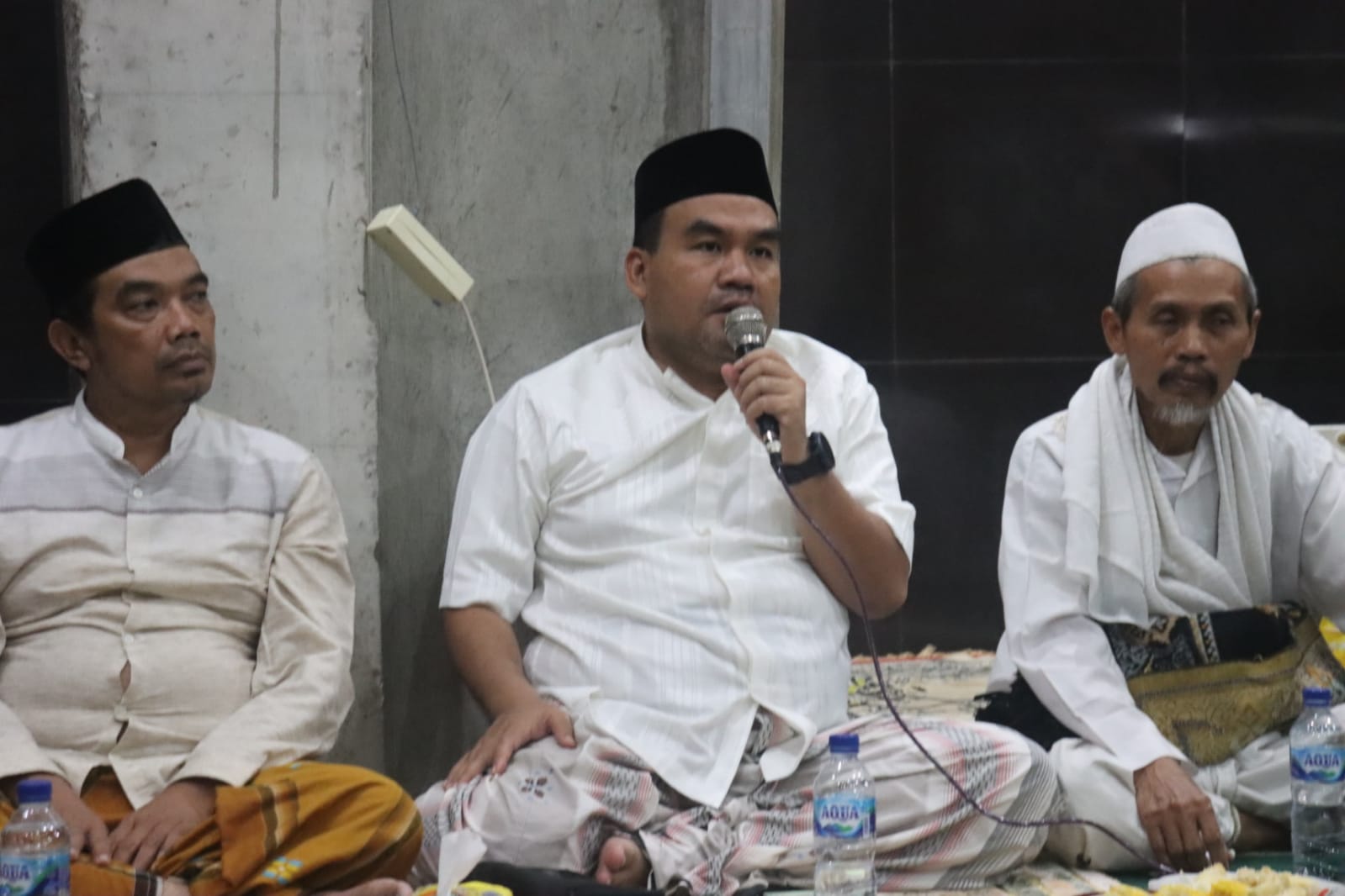 Bupati Blora Arief Rohman mengajak masyarakat Kedungtuban dan sekitarnya mulai beralih ke pertanian organik. Hal itu dilakukan menyusul akhir-akhir ini adanya fenomena gagal panen yang dimungkinkan tanah lelah dengan penggunaan pupuk kimia.