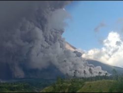 MERAPI ERUPSI, GANJAR: TIM SUDAH TURUN LOKASI UNTUK EVAKUASI