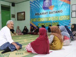 BERANI NYANYI DIDEPAN GANJAR, MALA DAPAT HADIAH LAPTOP