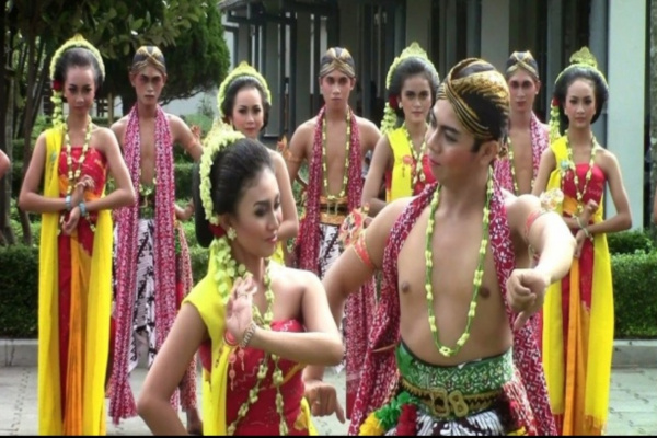 Adegan Tari Blora: Sebuah Evolusi Budaya