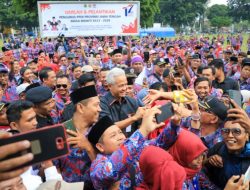 GANJAR MINTA KADES DAN PERANGKATNYA KOMPAK BANGUN DESA