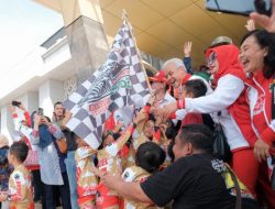 GANJAR LEPAS KONTINGEN JATENG KE FORNAS VII DI JABAR