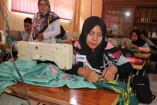 BLK BLORA GELAR PELATIHAN KERJA BERBASIS KOMPETENSI TAHAP III 2023