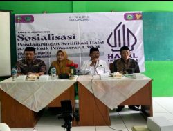 GANDENG KEMENAG, KKN STAI AL ANWAR ADAKAN SOSIALISASI SERTIFIKASI HALAL
