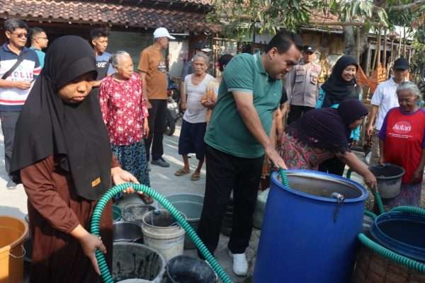 GILIRAN ALUMNI STPDN/IPDN DI BLORA BANTU AIR BERSIH