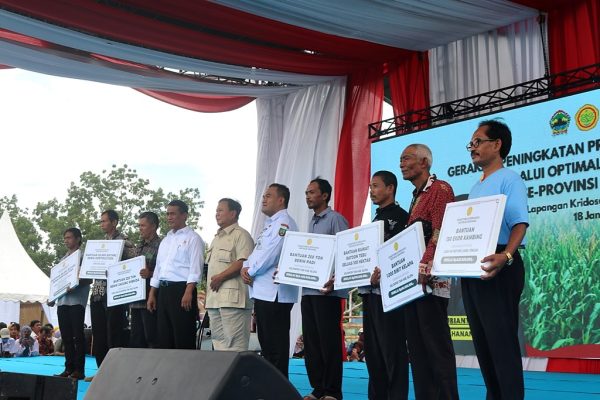 KUNKER KE BLORA, PRABOWO BAGIKAN BANTUAN HORTIKULTURA SENILAI RP 20 MILIAR