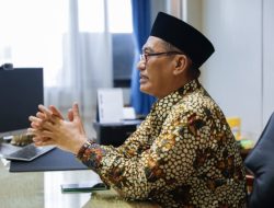 PEMPROV BANTU SEORANG LASIA YANG  TINGGAL SENDIRI DI RUMAH TIDAK LAYAK