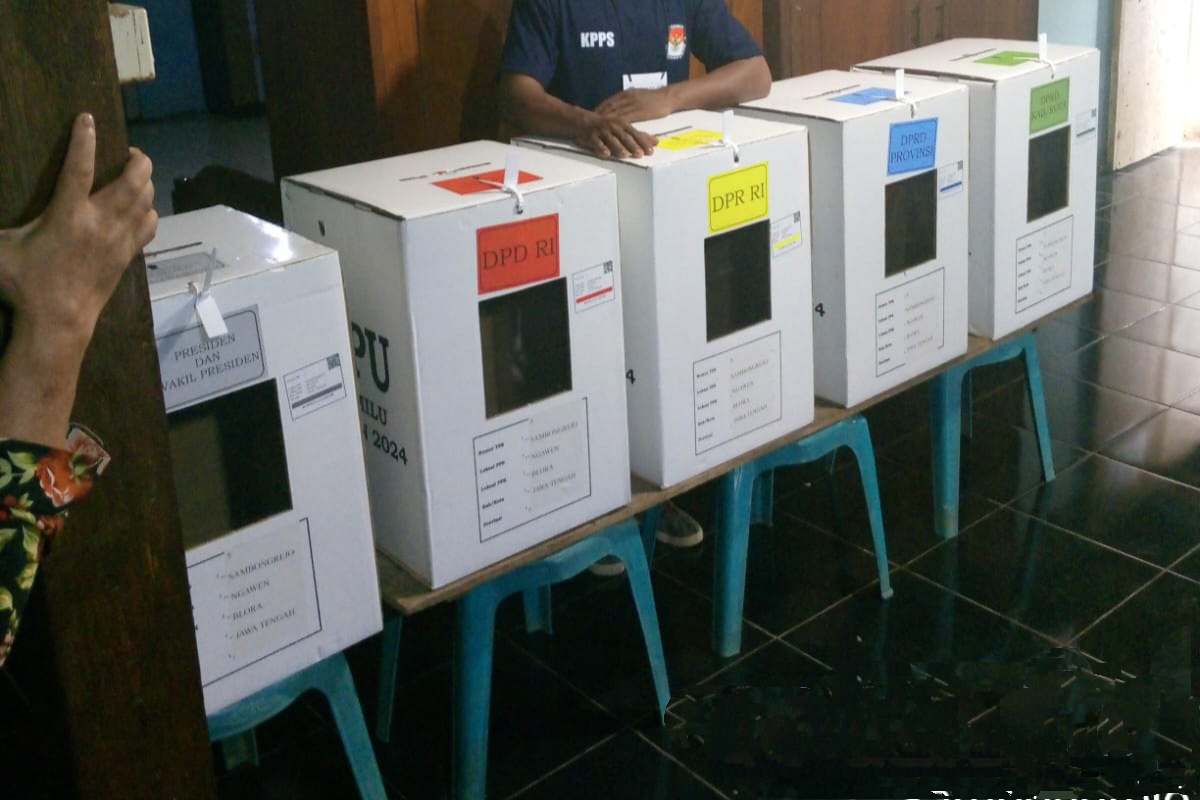 Kotak suara pemilu.