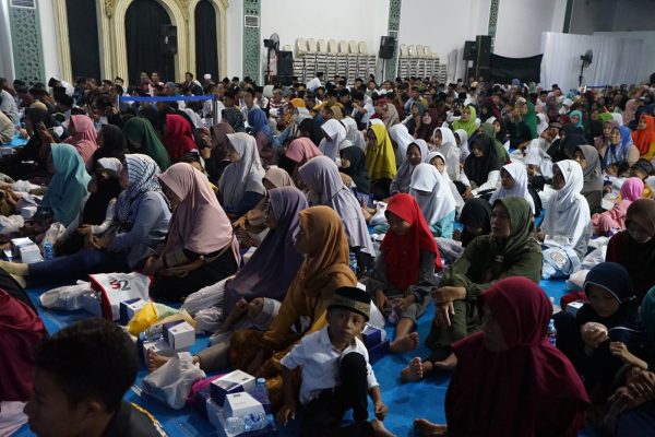 SUKUN SANTUNI 1.000 ANAK YATIM DI BLORA