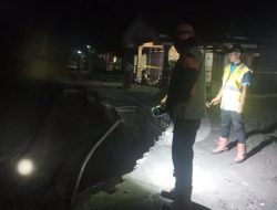 TEBING LONGSOR MEMUTUS RUAS JALAN DI KEDUNGTUBAN