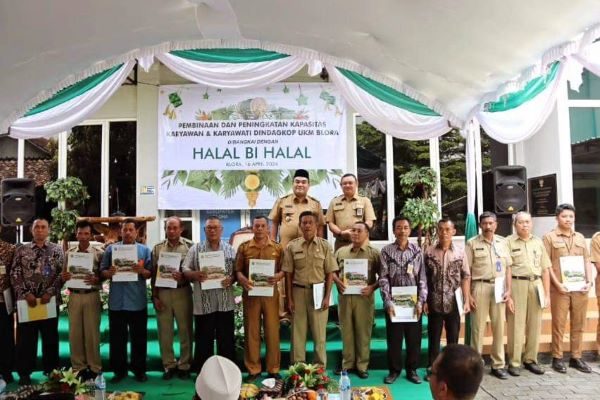 BUPATI BLORA MINTA DINDAGKOP UKM ATASI KELANGKAAN GAS 3 KG