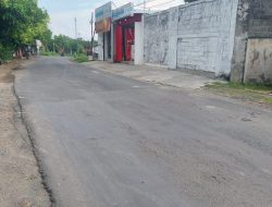 WARGA DESA SAMBONG BERENCANA BLOKADE JALAN SEBAGAI PROTES PADA PERTAMINA
