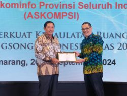 PENGHARGAAN ASKOMPSI UNTUK NANA SUDJANA: PRESTASI DIGITAL JAWA TENGAH
