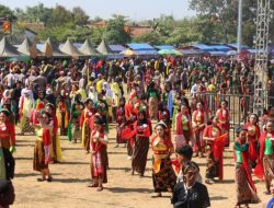 BUPATI BLORA MERIAHKAN TARI TAYUB MASSAL BERSAMA 3.000 PENARI