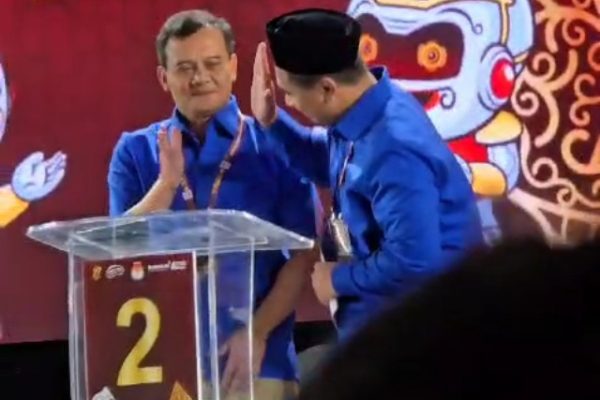 PETANI BLORA DUKUNG PENUH AHMAD LUTHFI-TAJ YASIN PASCA DEBAT PILKADA