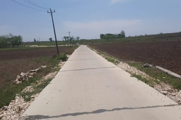 WARGA CATAK ADIREJO SENANG JALAN YANG RUSAK PARAH KINI TELAH DICOR