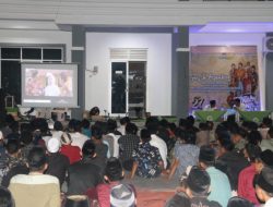 KPU BLORA SOSIALISASIKAN PILKADA LEWAT PEMUTARAN FILM DI HARI SANTRI NASIONAL
