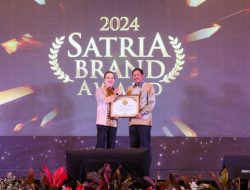 NANA SUDJANA DIANUGERAHI SATRIA LEADERSHIP AWARS ATAS STABILITAS POLITIK JATENG