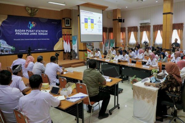 JATENG CATAT PENURUNAN KEMISKINAN TERTINGGI DI PULAU JAWA