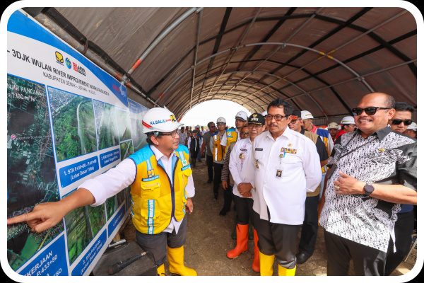 CEGAH BANJIR, Pj GUBERNUR JATENG PANTAU PROGRES NORMALISASI SUNGAI WULAN