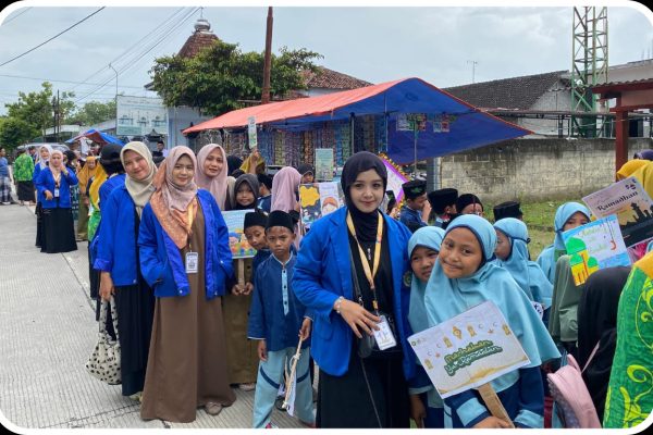 RATUSAN SANTRI DI KLAGEN MERIAHKAN PAWAI SAMBUT RAMADHAN 1446 H