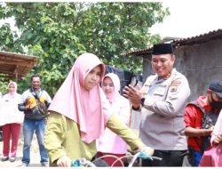 KAPOLRES BLORA BANTU SHAFIRA WUJUDKAN MIMPI DENGAN SEBUAH SEPEDA