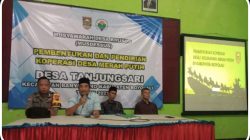 GERAKAN EKONOMI RAKYAT DIMULAI: TANJUNGSARI RESMIKAN KOPERASI DESA MERAH PUTIH