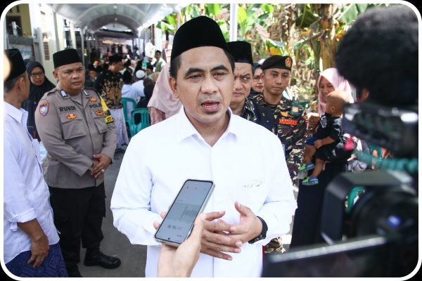 GUS YASIN JANJI GANTI BIBIT UNTUK PETANI DEMAK-GROBOGAN YANG GAGAL PANEN