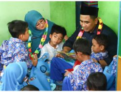 TAJ YASIN TANAMKAN CINTA BUKU SEJAK DINI DI BREBES