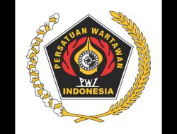 EMPAT WARTAWAN AMBIL FORMULIR KETUA PWI BLORA, HERI PURNOMO PERTAMA SERAHKAN BERKAS