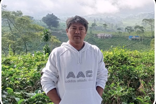 PETANI DAN MODERNISASI